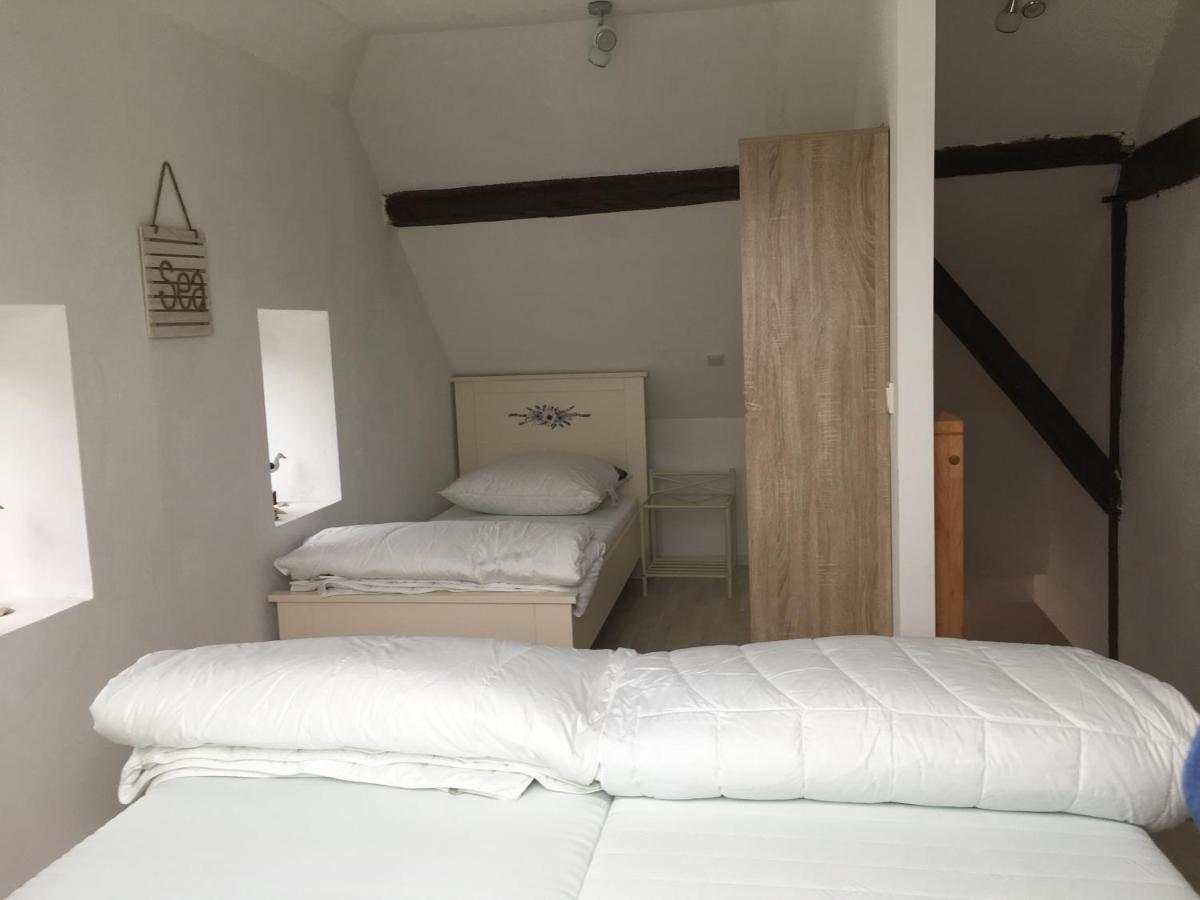 Marijanas Ferienwohnungen: Rustic 19th Century Farmstead Retreat Holtgast Exterior photo